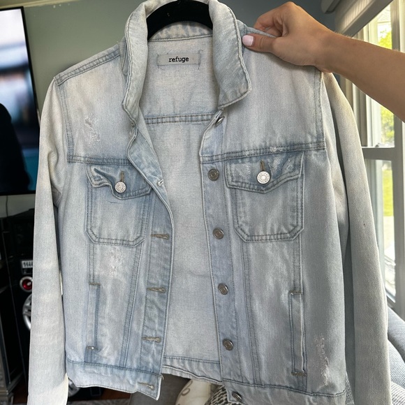 Jean jacket - Picture 1 of 2
